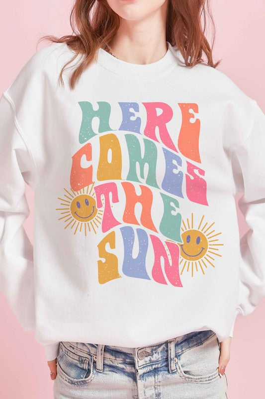 HERE COMES THE SUN GRAPHIC SWEATSHIRT