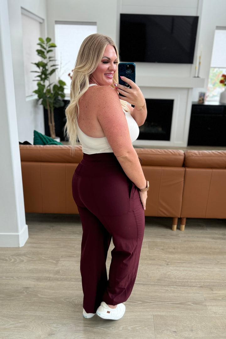 Runner's High Drawstring Joggers in Red Merlot