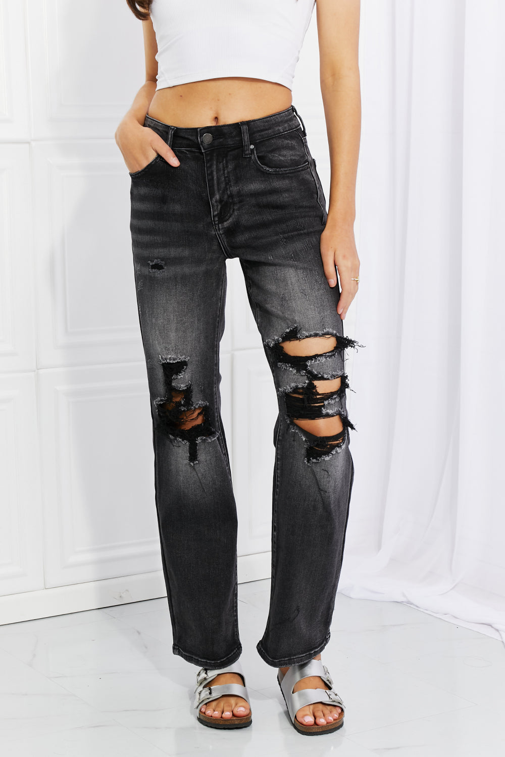Lois Distressed Loose Fit Jeans